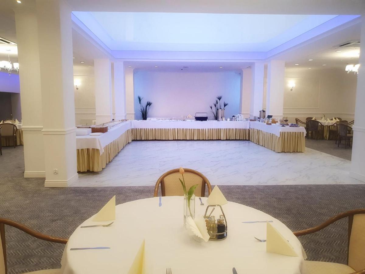 Hotel Gromada Arka Lux コシャリン エクステリア 写真
