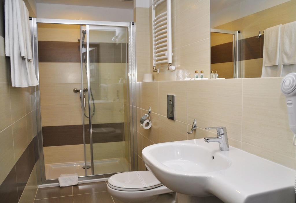 Hotel Gromada Arka Lux コシャリン エクステリア 写真