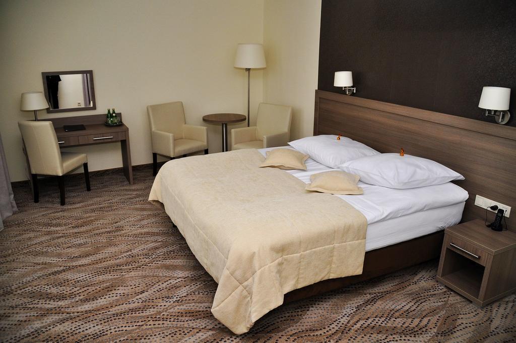 Hotel Gromada Arka Lux コシャリン エクステリア 写真