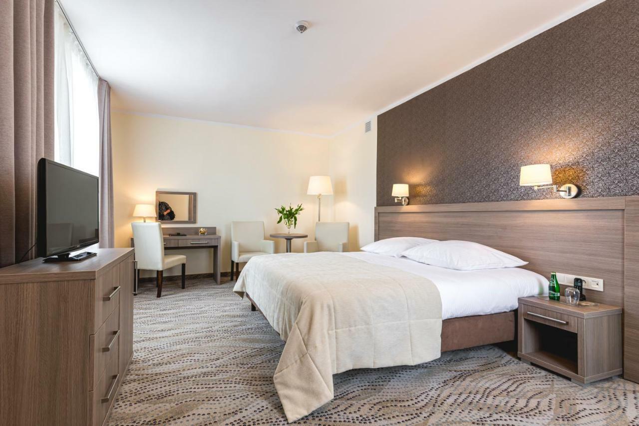 Hotel Gromada Arka Lux コシャリン エクステリア 写真